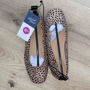 Universal Thread Women's Tan and Black Polka Dot Flats